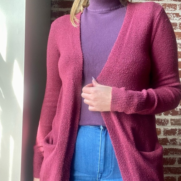 Bass burgundy color cardigan with pockets - Picture 3 of 8